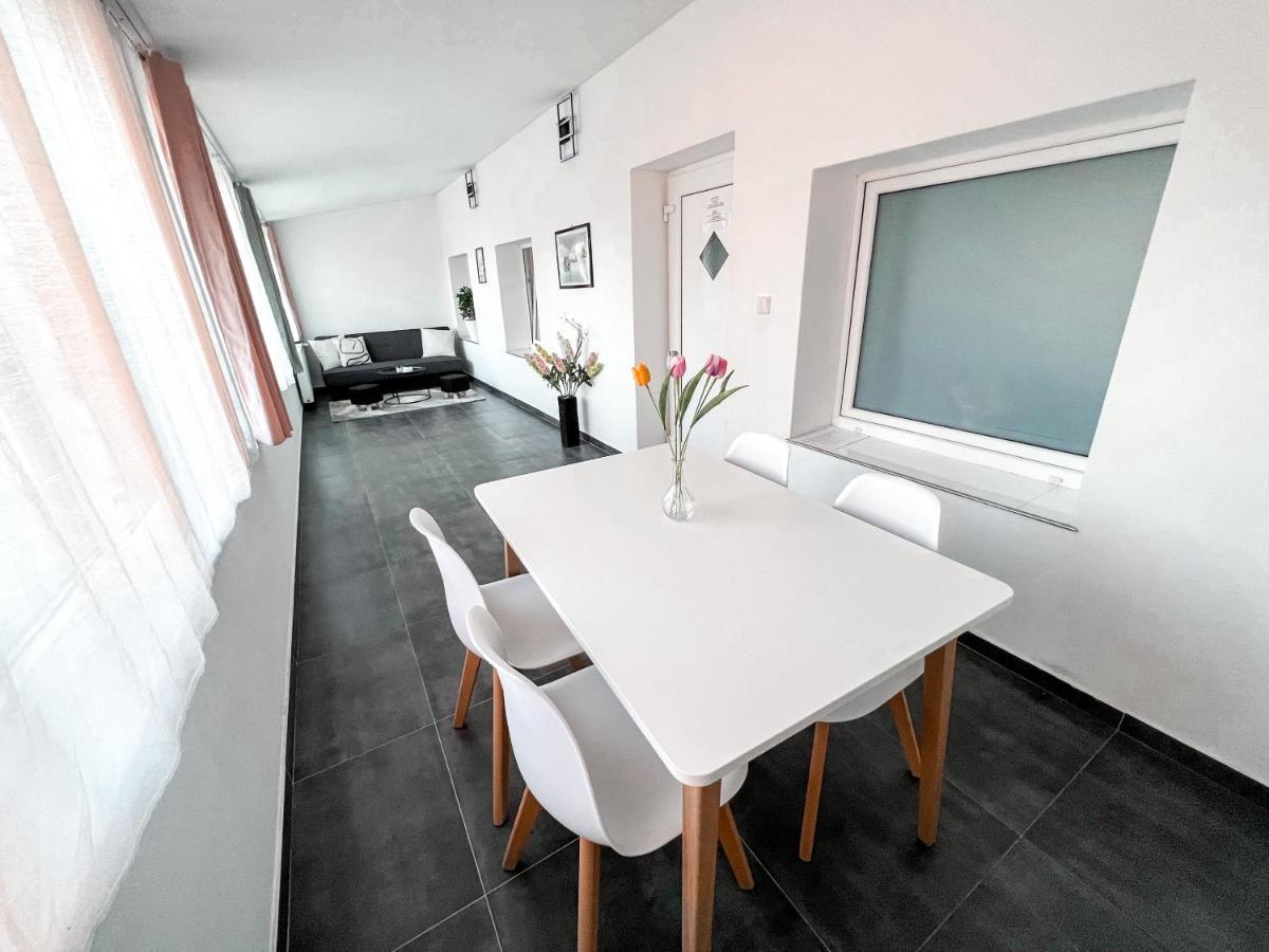 Williams Apartments Praga Esterno foto